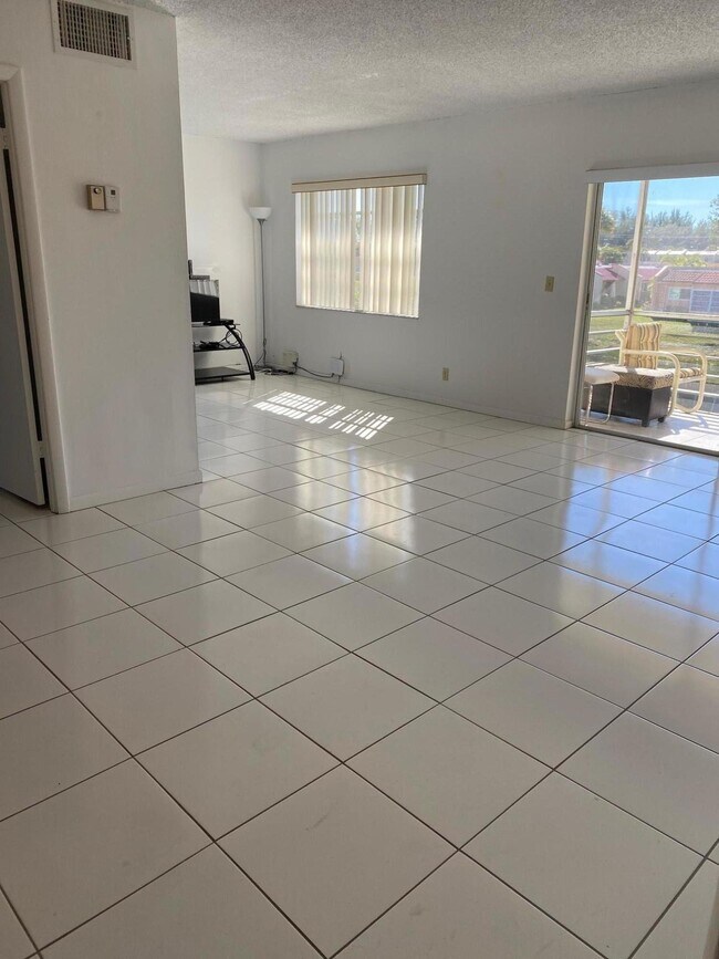 182 Lake Frances Dr, West Palm Beach, FL 33411 Condo for Rent in West