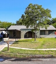 Building Photo - 6807 Blue Lake Dr