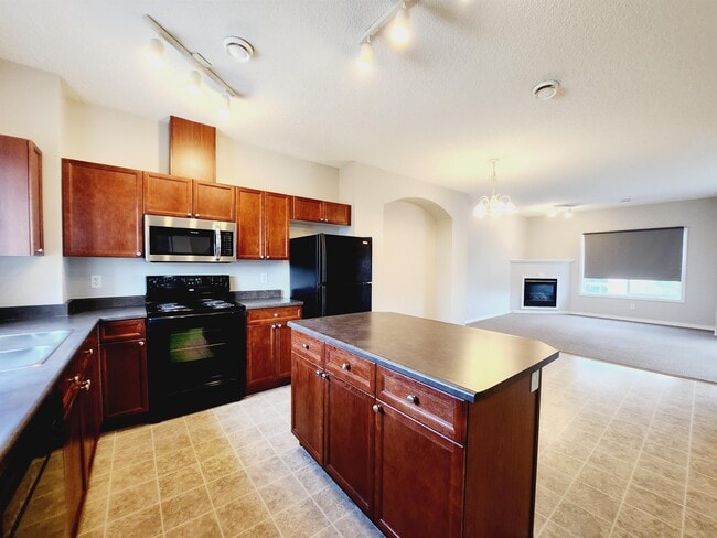 Building Photo - 3010-3033 33 Ave NW