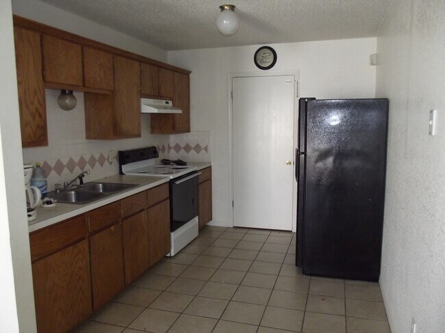 Foto del edificio - 511 Veterans Ave
