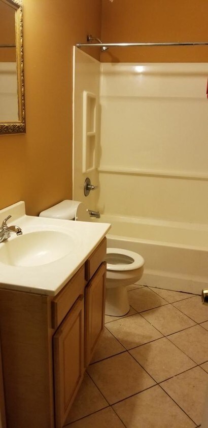Building Photo - 2 bedroom in Louisville KY 40212