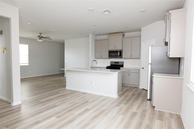 Foto del edificio - 6206 Marsh Ln