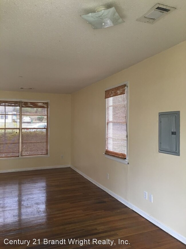 Building Photo - 3 br, 1 bath House - 1050 Avondale Road
