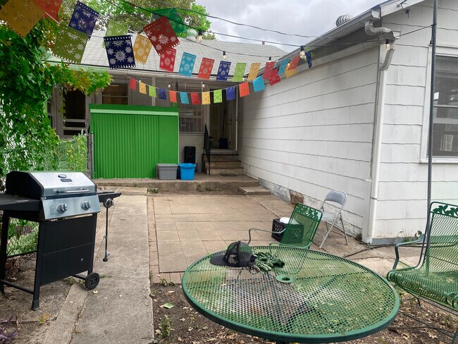 Building Photo - 2202 Lee Hall St