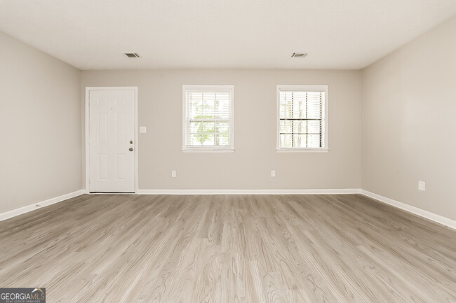 Building Photo - 115 Springvalley Cir