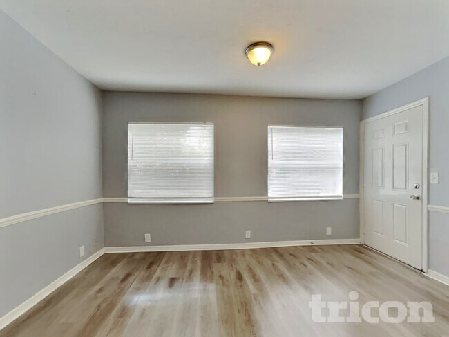 Foto del edificio - 3144 32nd Ave N