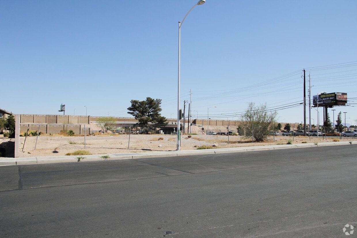 Building Photo - Otto Merida Desert Villas