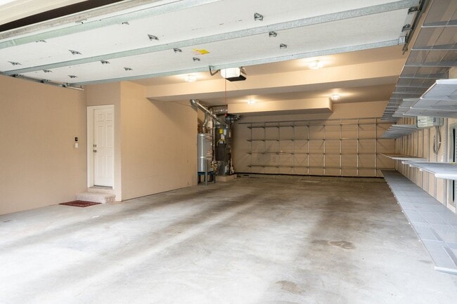 Building Photo - 5bd/3.5ba Sammamish Home