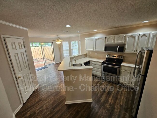 Photo - 11148 Whitlock Crossing Ct Townhome