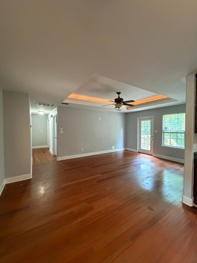 Foto del edificio - 3/2 home located just off N. Meridian and Available NOW.