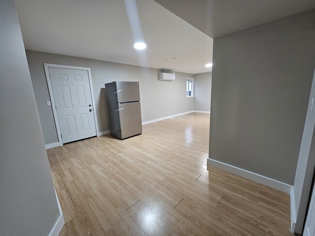 Building Photo - 5530-5530 Teskey Rd