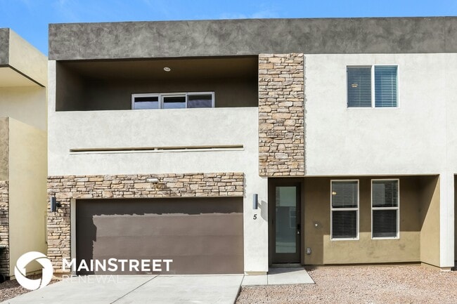 Building Photo - 2000 N 36th St