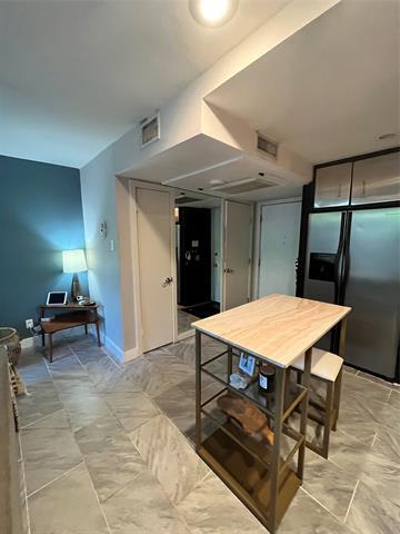 Foto del edificio - 4425 Travis St