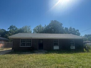 Building Photo - 4709 S Court St
