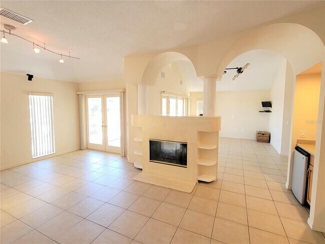Foto del edificio - 606 North Point Dr