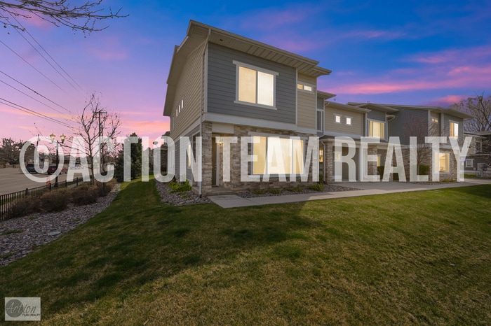 Row-end Townhome in South Jordan! - Row-end Townhome in South Jordan!