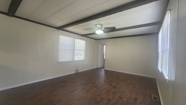 Building Photo - $99 SEPTEMBER MOVE IN SPECIAL