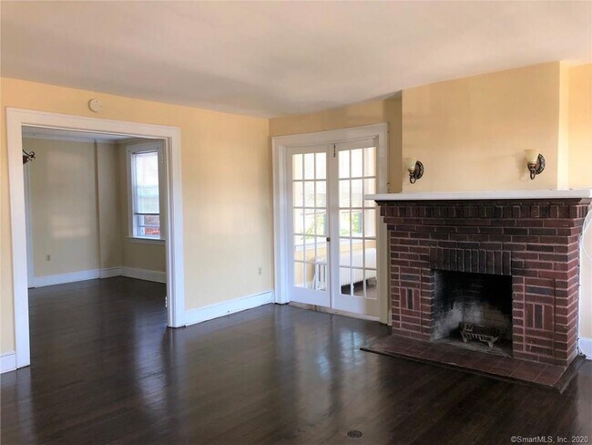 Foto del edificio - 512 Townsend Ave