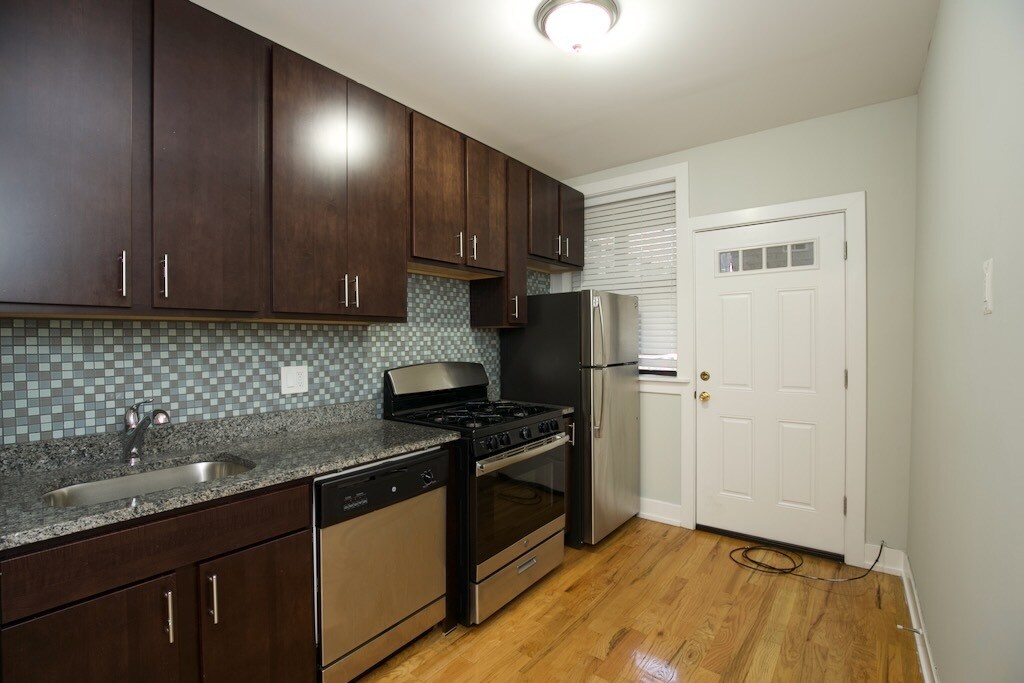Foto principal - 3908 N Janssen Ave
