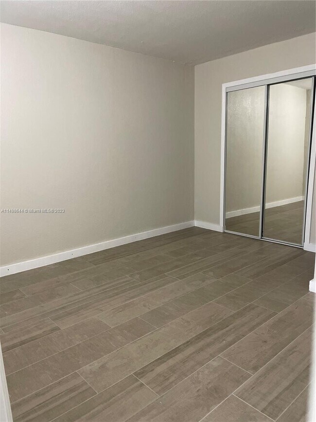 Building Photo - 6620 Miami Lakes Dr