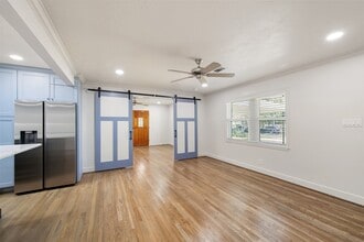 Building Photo - 855 Judiway St