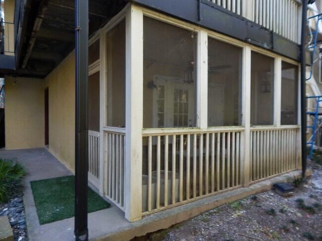 Building Photo - 1445 Monroe Dr NE