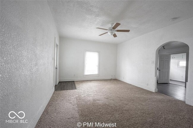 Building Photo - 1433 W 5th St