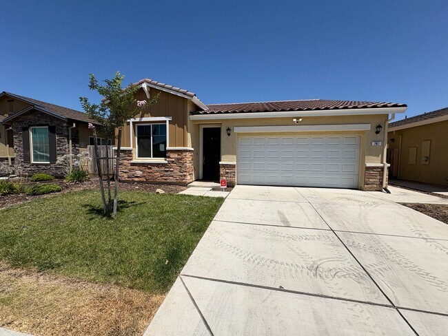 Foto del edificio - Beautiful Single Story Home Ready To Be Ca...