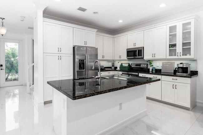 Building Photo - 8092 Lemon Serpentine Ln