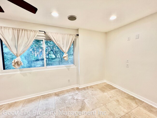 Foto del edificio - 1 br, 1 bath House - 5736 Lauretta St Apt 2