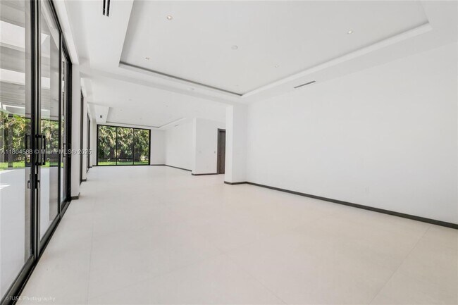 Building Photo - 8000 SW 62nd Ct