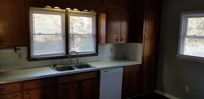 Kitchen cont. - 4289 Mount Beulah Rd