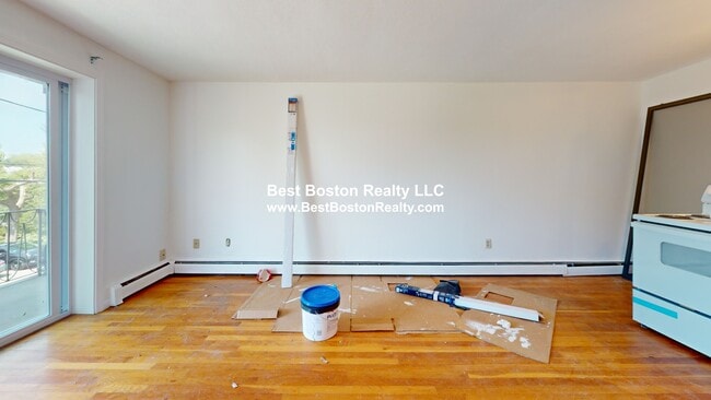 Building Photo - 435 Shirley St