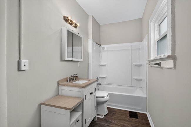 Building Photo - 1232 Lane St