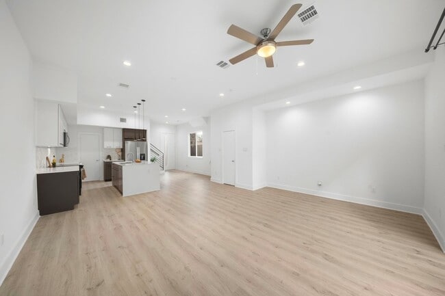 Building Photo - 1512 Barbee St