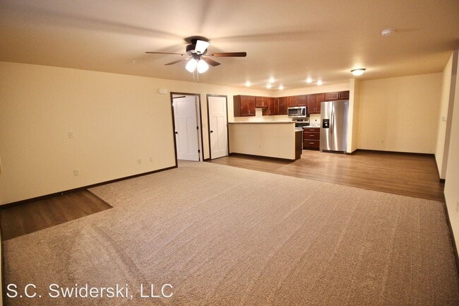 Building Photo - 1190 Kronenwetter Dr