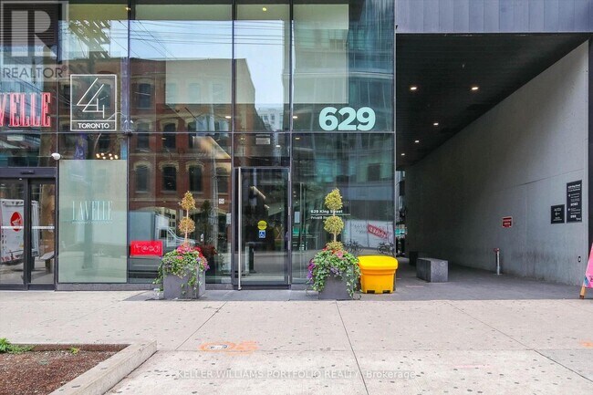 Photo du bâtiment - 629 King St W
