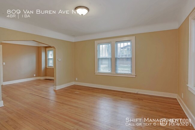 Building Photo - 809 Van Buren Ave NW