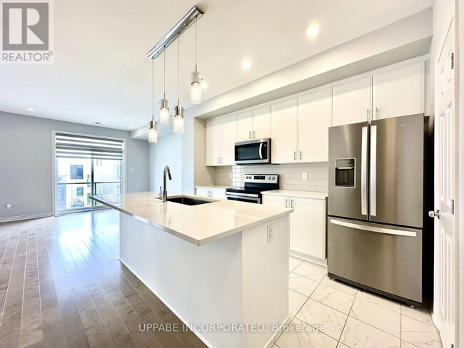 Building Photo - 279 Pastel Way