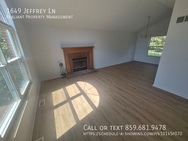 Foto del edificio - 1649 Jeffrey Ln