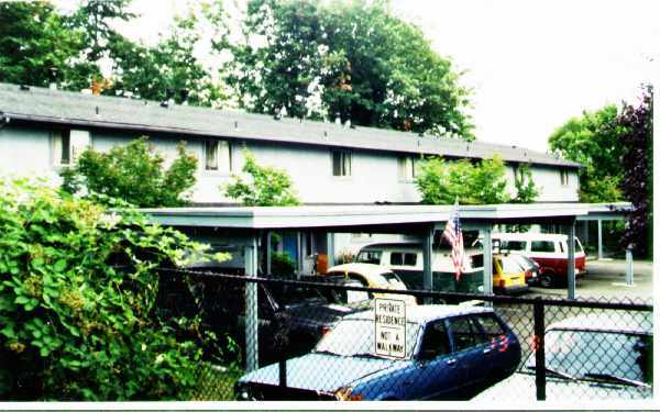 Primary Photo - Lewis & Clark Apartments