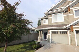 Building Photo - 1715 Chapman Way SW