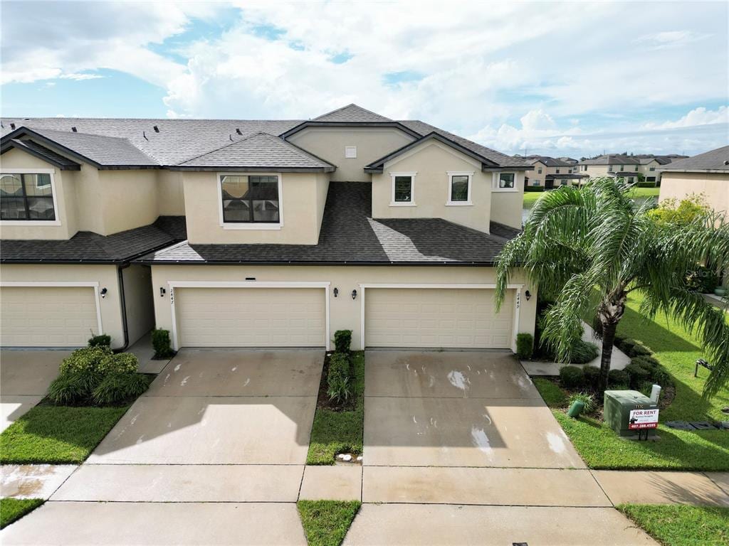 Foto principal - 2449 Seven Oaks Dr