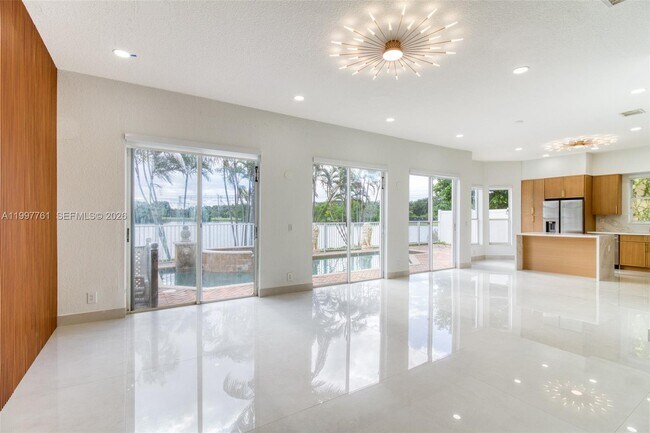 Foto del edificio - 5363 SW 38th Ave