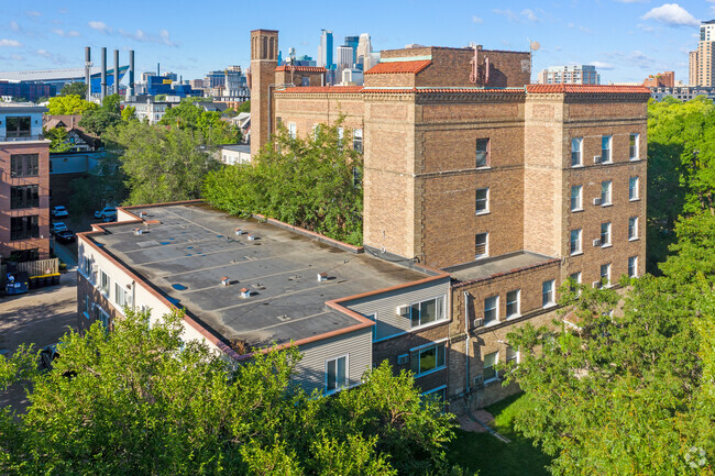 Foto del edificio - The Remington Campus Apartments