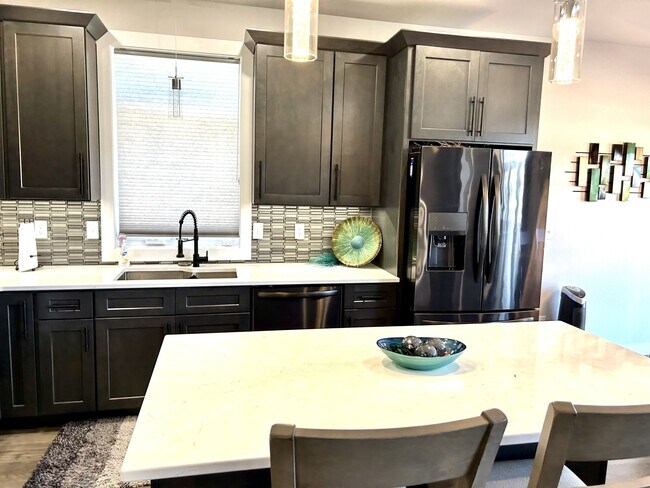 Building Photo - 2431 Waterpark Loop SE