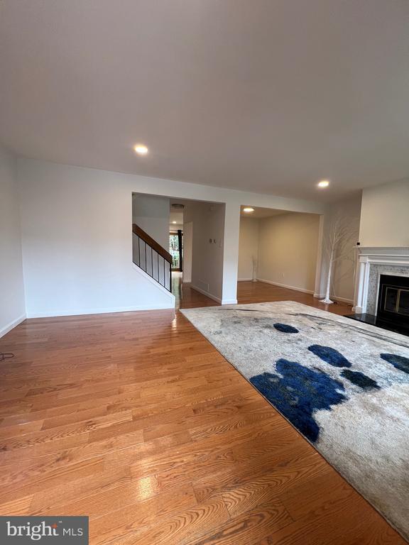 Building Photo - 5 Balamor Ln