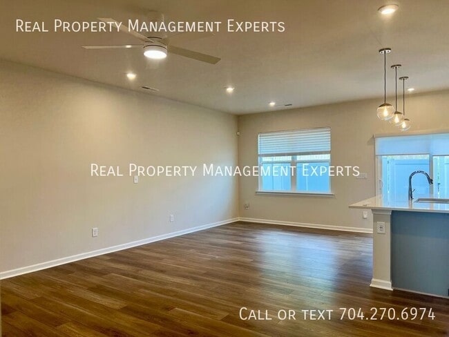 Building Photo - 3115 Hutton Gdns Ln