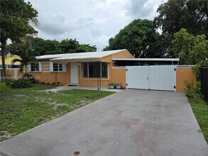 Building Photo - 10500 NW 28th Ct