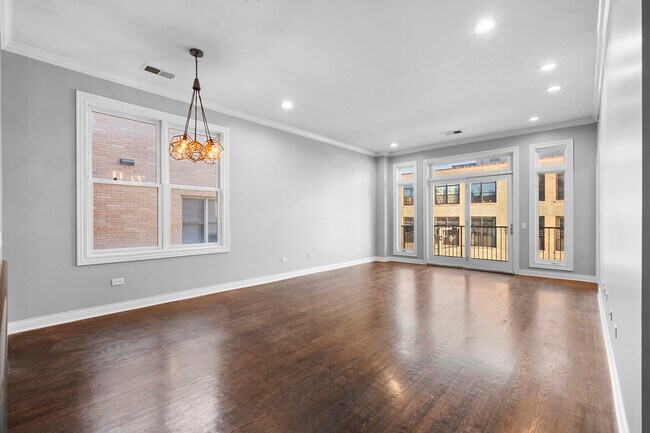 Foto del edificio - 1355 W Washington Blvd